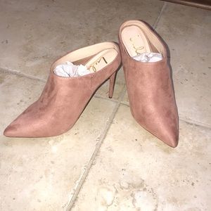 New Lulus Bridgit Blush Suede Leather Mules